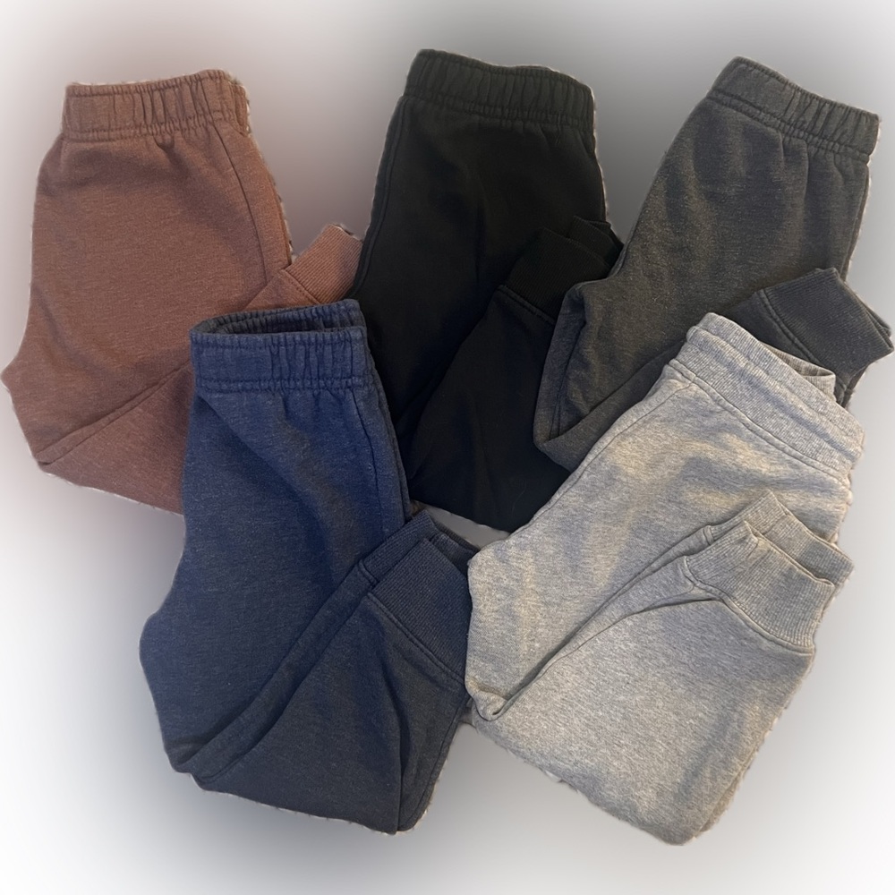 Bundle of 5 sweatpants - size 3T